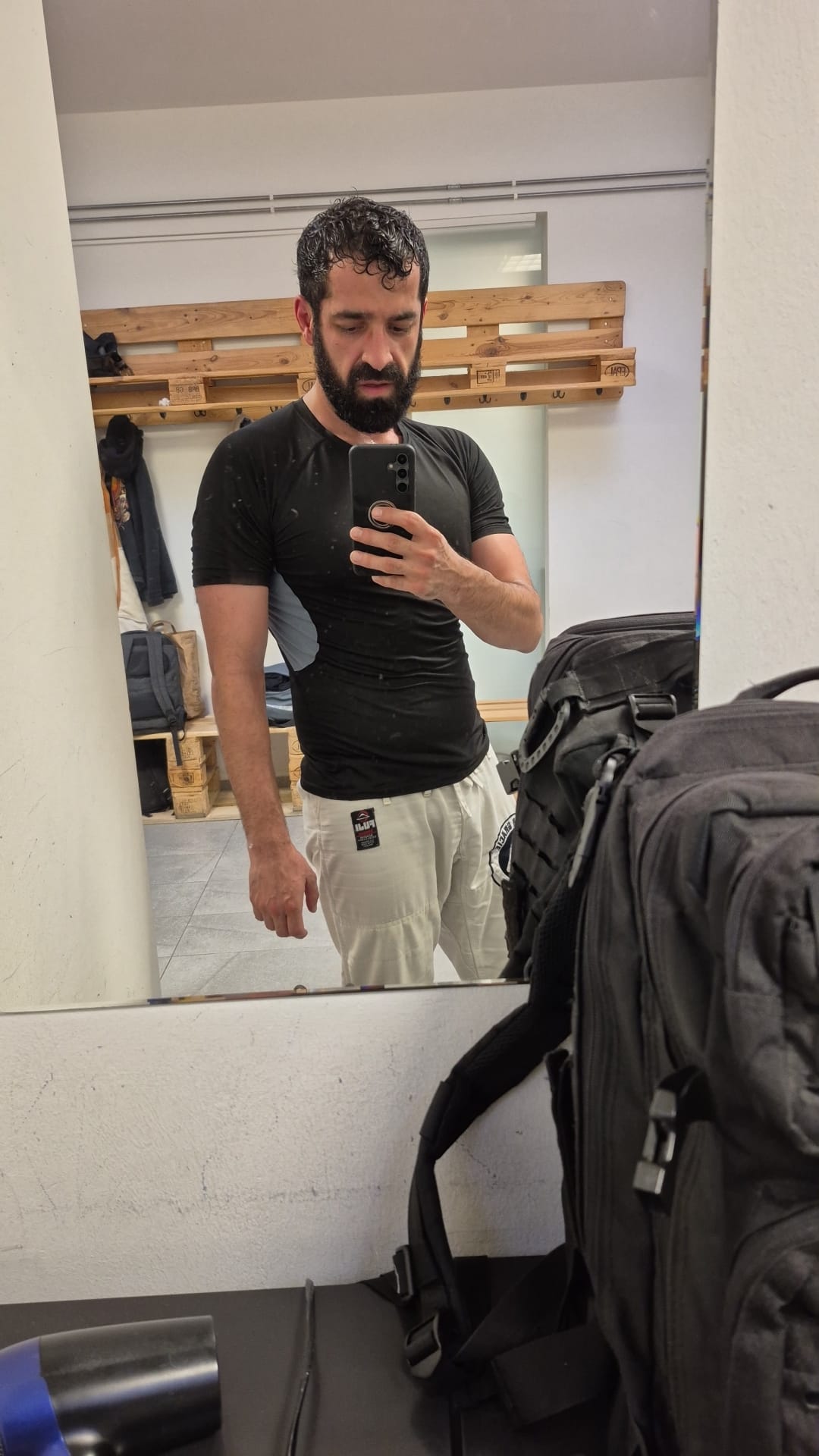 Sirwan in der Umkleide vom Gym